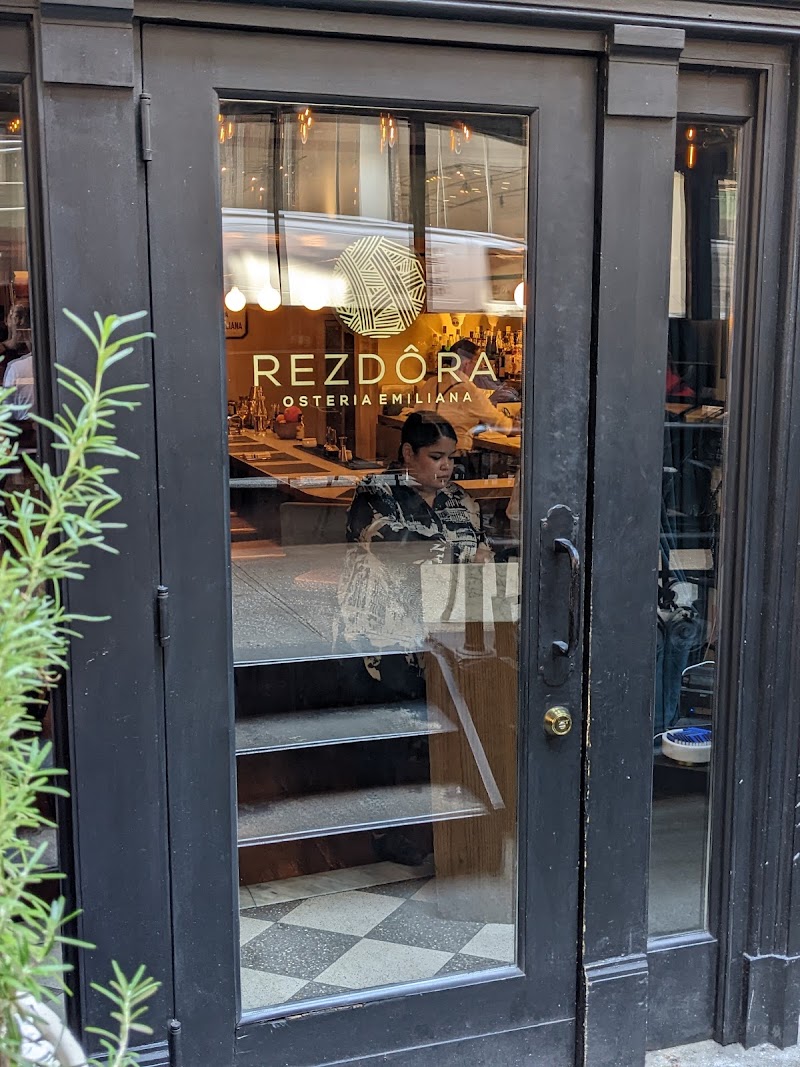 Rezdora